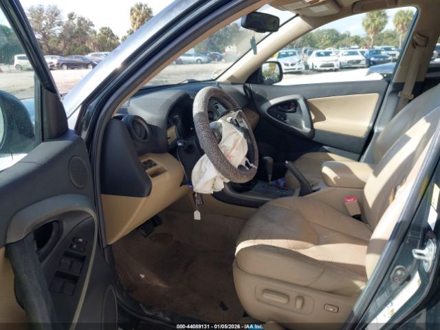 Toyota RAV4 Limited V6 Image 12