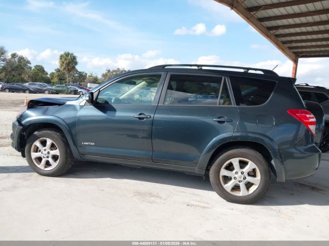 Toyota RAV4 Limited V6 Image 9