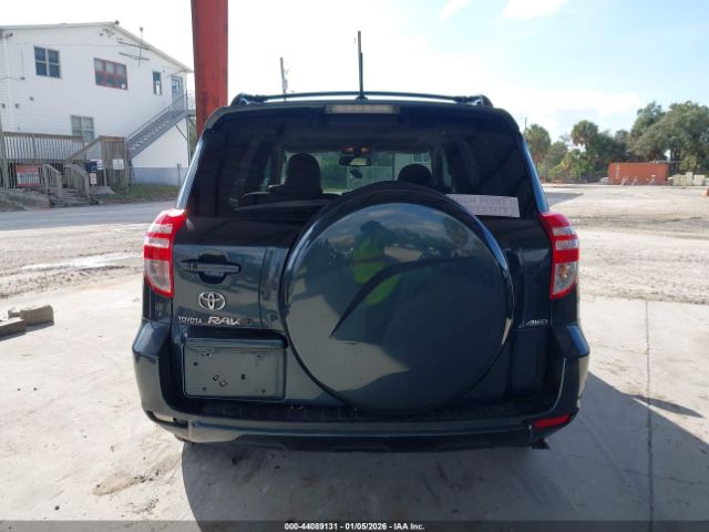 Toyota RAV4 Limited V6 Image 8