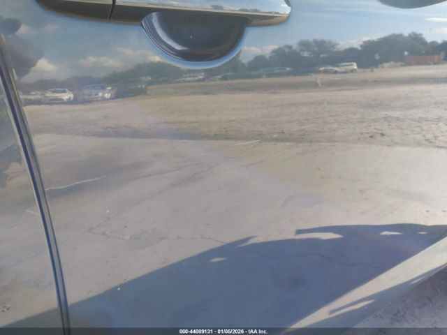 Toyota RAV4 Limited V6 Image 13