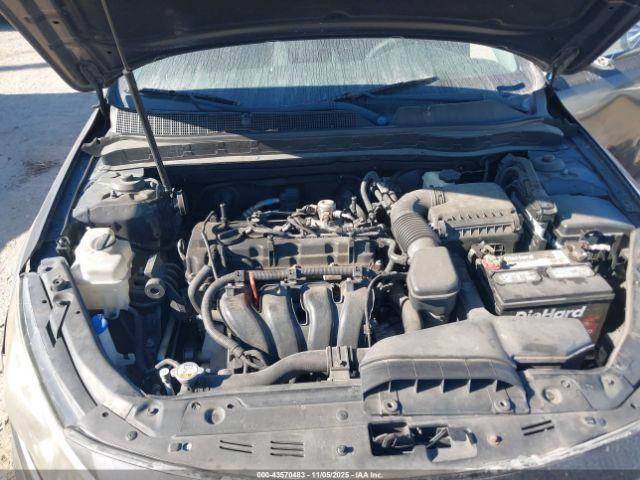 Kia Optima Lx Image 3