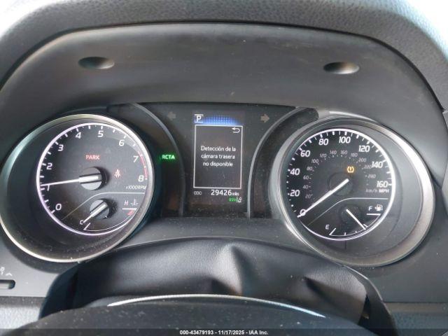 Toyota Camry Se Image 8