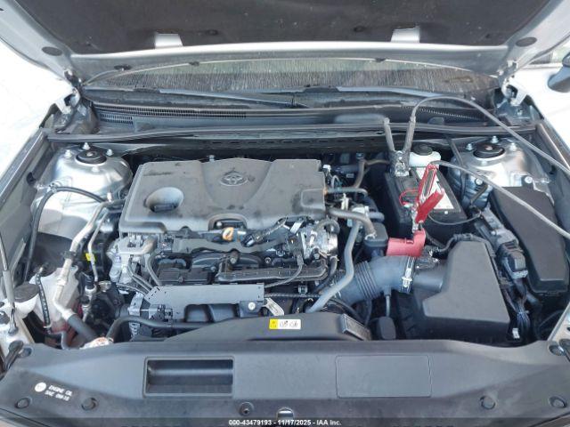 Toyota Camry Se Image 13