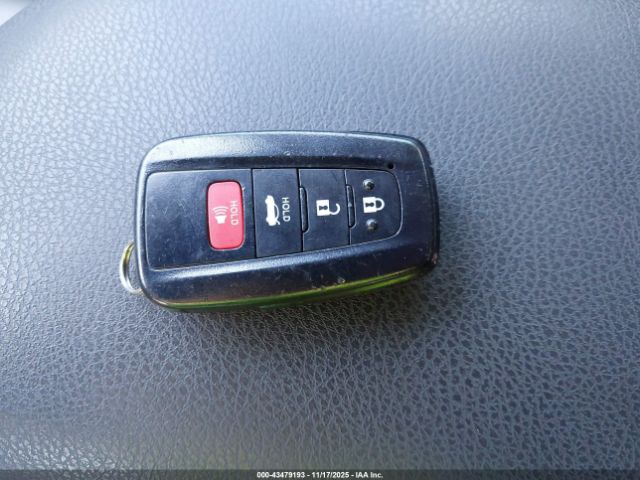 Toyota Camry Se Image 9