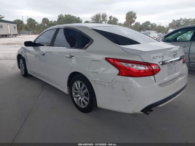 Nissan Altima Image 5