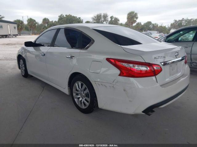 Nissan Altima Image 5