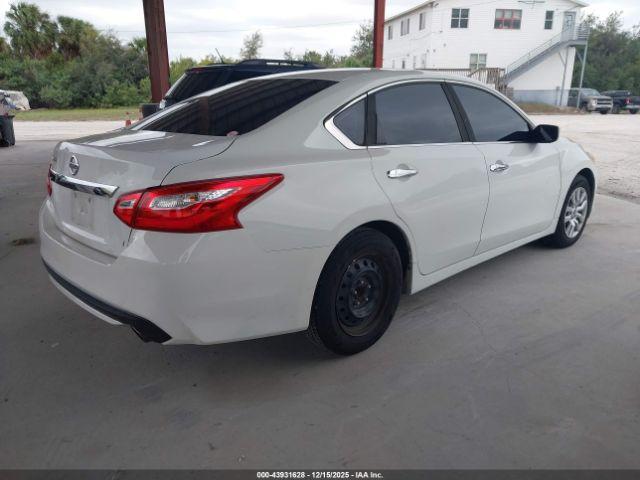 Nissan Altima Image 16