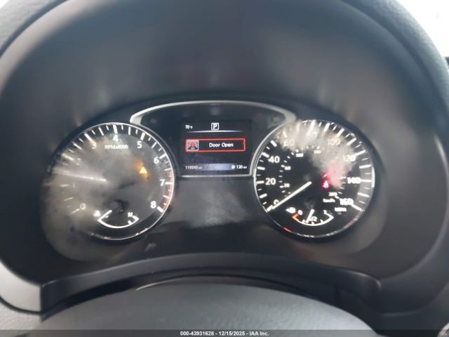 Nissan Altima Image 11