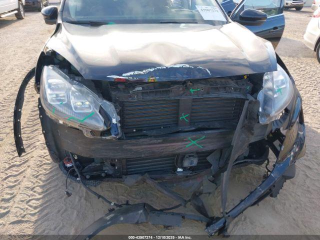 Ford Escape Titanium Image 14