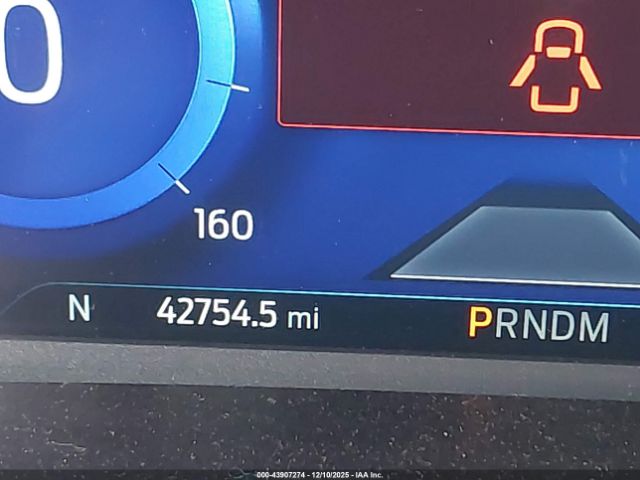 Ford Escape Titanium Image 11