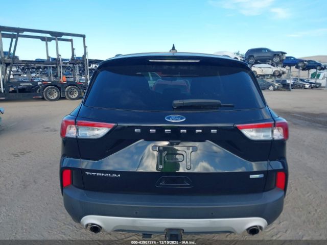 Ford Escape Titanium Image 13