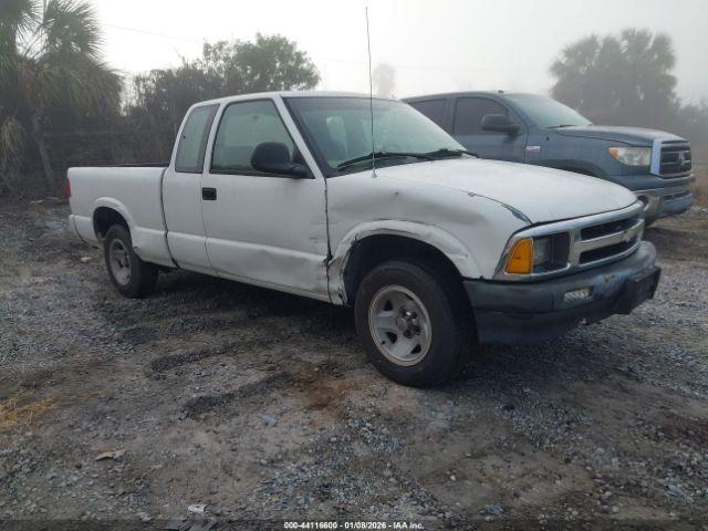  Salvage Chevrolet S-10