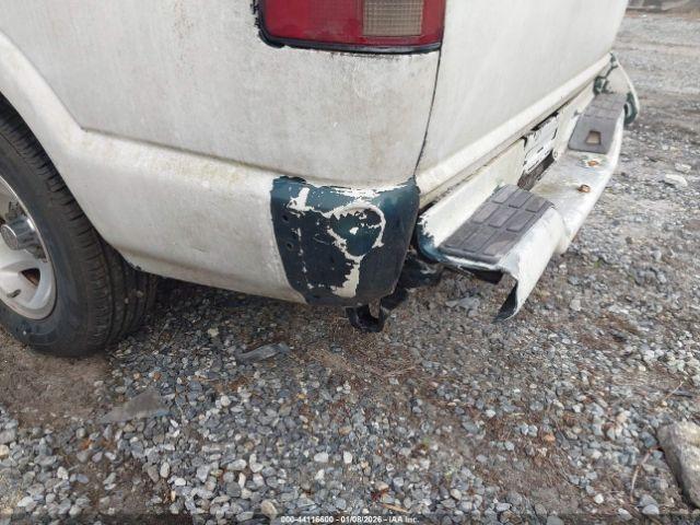 Chevrolet S-10 Ls Fleetside Image 11