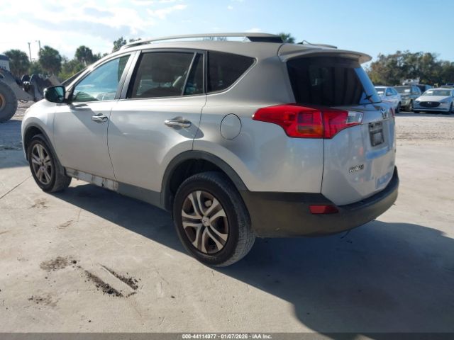 Toyota RAV4 Le Image 19
