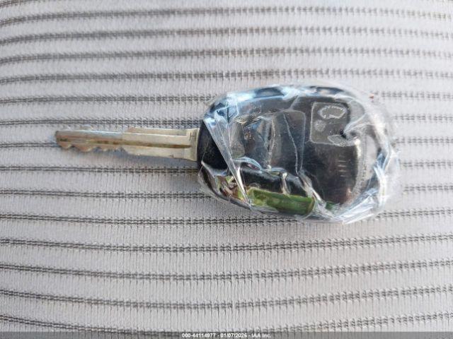 Toyota RAV4 Le Image 13