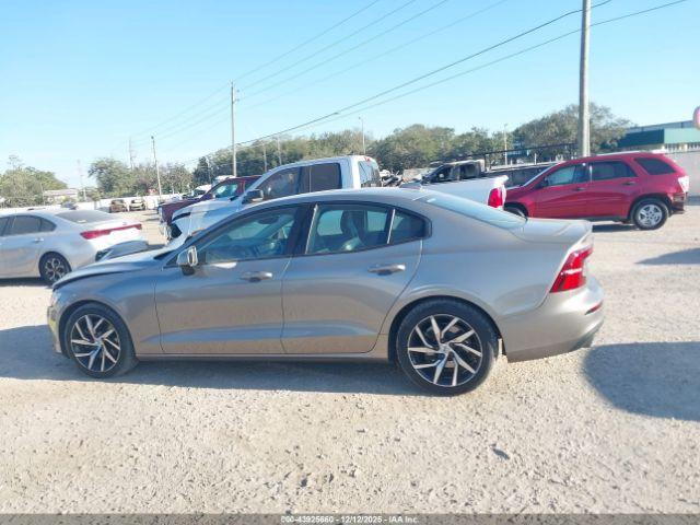 Volvo S60 T5 Momentum Image 7