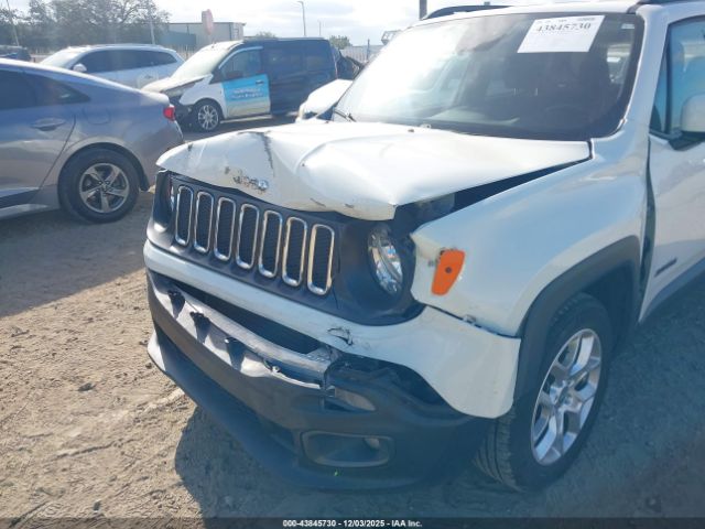 Jeep Renegade Latitude Fwd Image 4