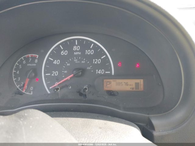 Nissan Versa 1.6 S+ Image 7