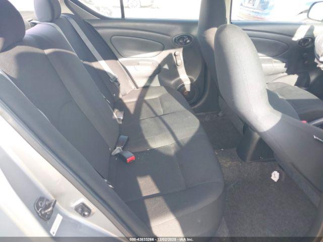 Nissan Versa 1.6 S+ Image 11