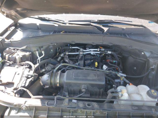 Ford Explorer Xlt Image 16