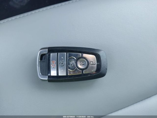 Ford Explorer Xlt Image 4