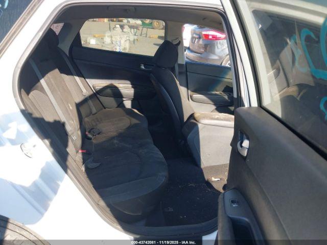 Kia Optima Lx Turbo Image 15