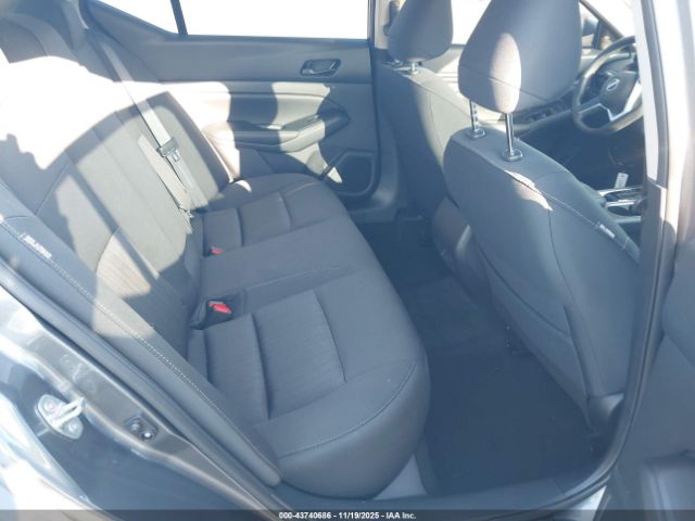 Nissan Altima Sv Fwd Image 13