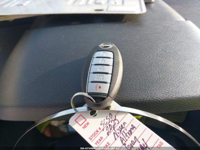 Nissan Altima Sv Fwd Image 7