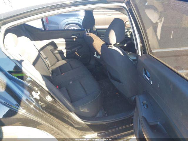 Nissan Altima 2.5 S Image 8