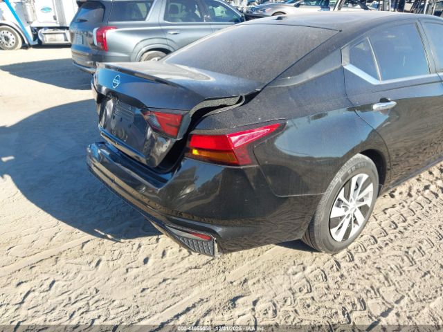 Nissan Altima 2.5 S Image 9