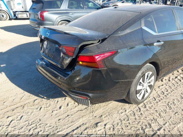 Nissan Altima 2.5 S Image 9