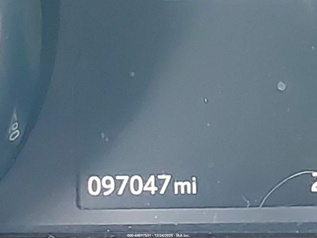 Jaguar XE 25t Image 10