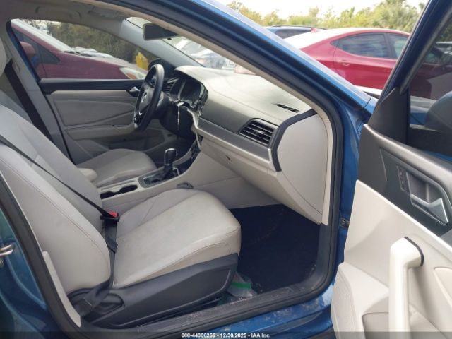 Volkswagen Jetta Image 15