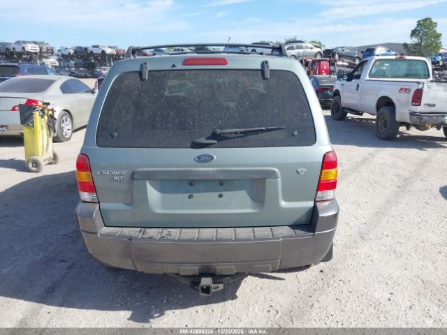 Ford Escape Image 16