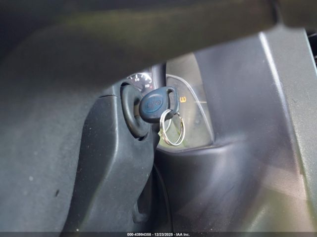 Chevrolet Express Work Van Image 6