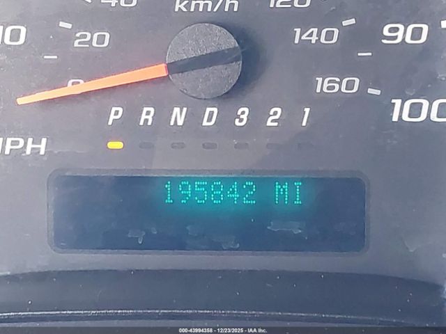 Chevrolet Express Work Van Image 10