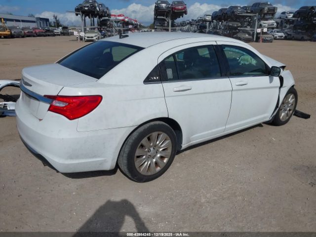 Chrysler 200 Lx Image 4