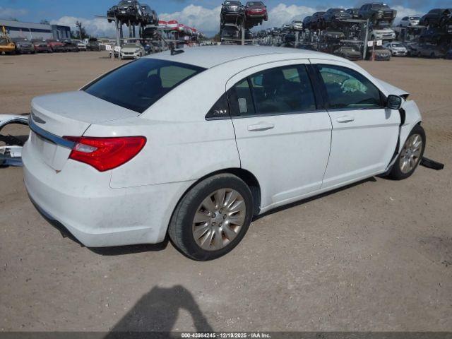 Chrysler 200 Lx Image 4