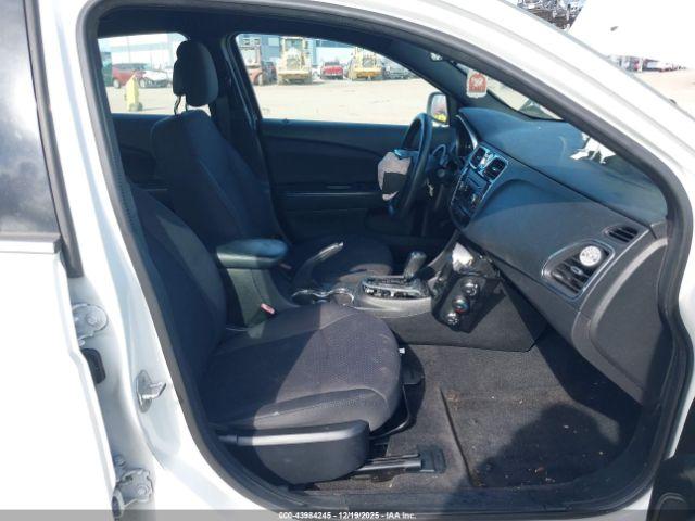 Chrysler 200 Lx Image 8