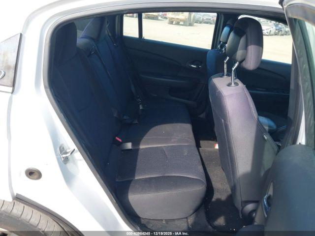 Chrysler 200 Lx Image 16