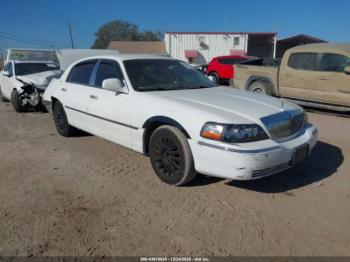  Salvage Lincoln Towncar